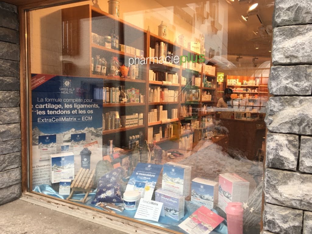 Pharm Champery Vitrine 2018 02 (1)