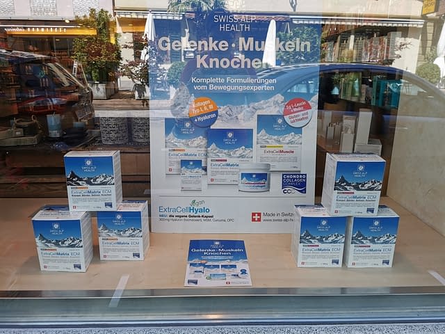 Drugstore Pharmacie Fanden Apotheke Drogerie Sempach Window 2020 05 06